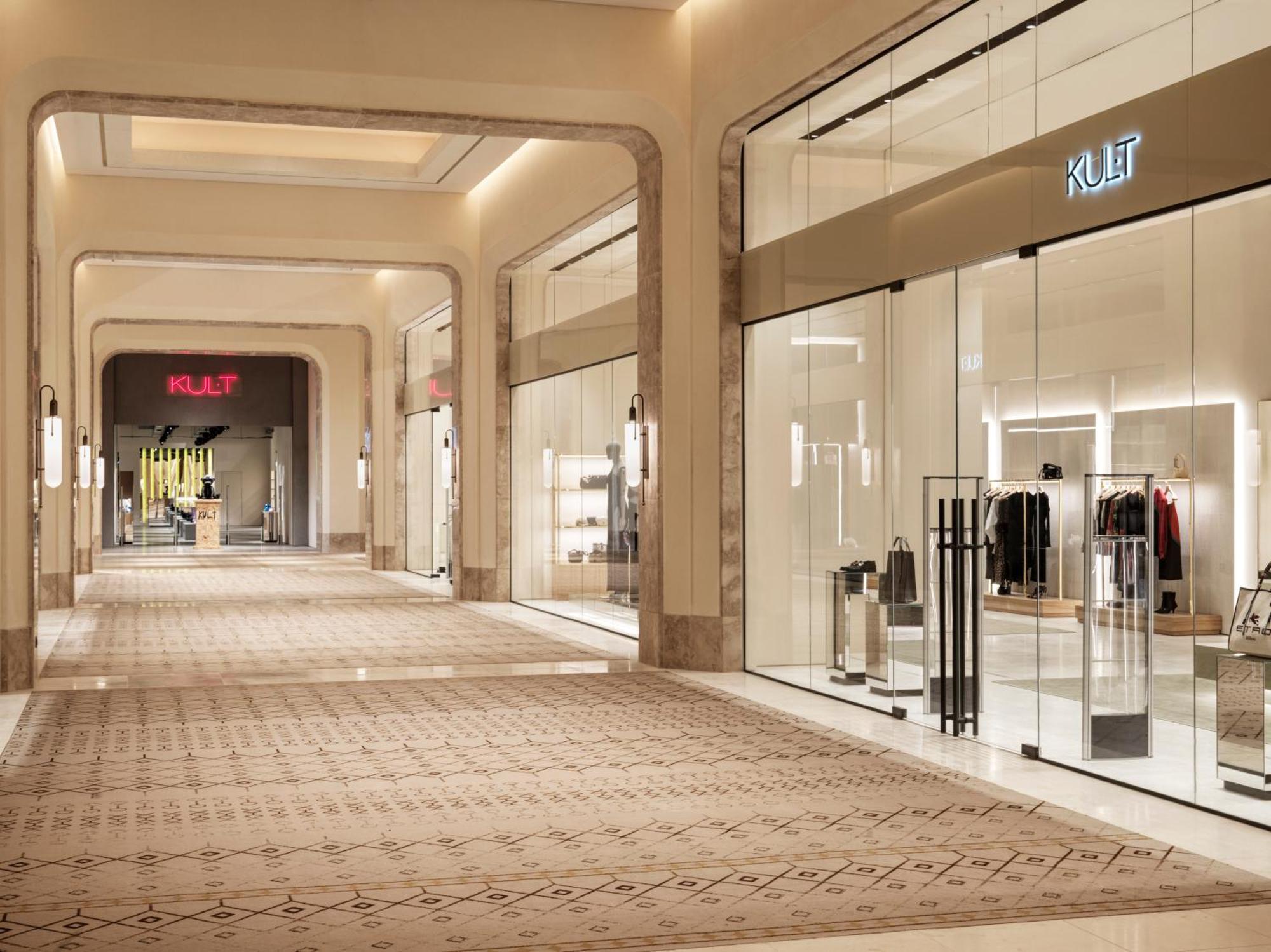 City Of Dreams Mediterranean - Integrated Resort, Casino & Entertainment ليماسول المظهر الخارجي الصورة The interior of the mall