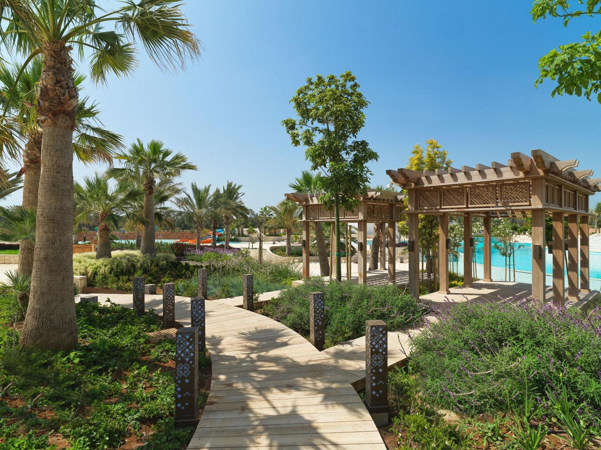 City Of Dreams Mediterranean - Integrated Resort, Casino & Entertainment ليماسول المظهر الخارجي الصورة The Village