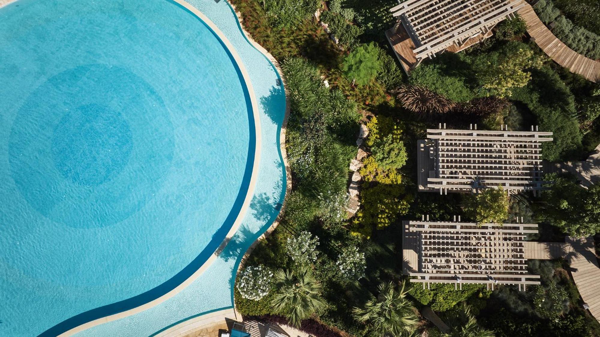 City Of Dreams Mediterranean - Integrated Resort, Casino & Entertainment ليماسول المظهر الخارجي الصورة Aerial view of the pool