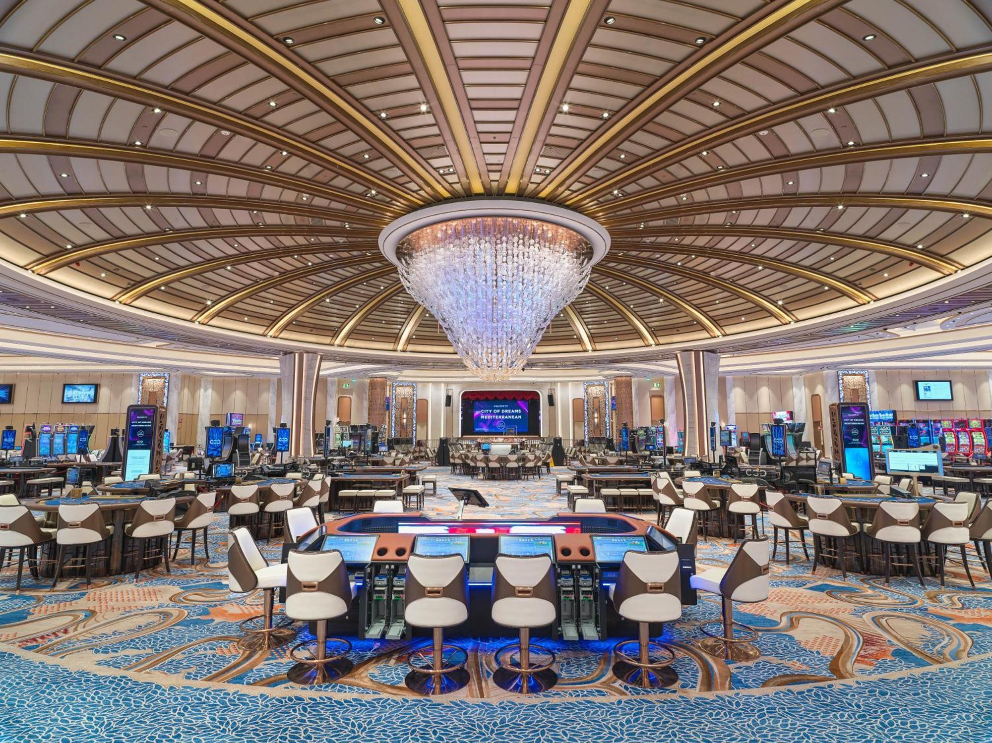 City Of Dreams Mediterranean - Integrated Resort, Casino & Entertainment ليماسول المظهر الخارجي الصورة The casino floor at the MGM Grand